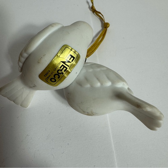 Vinatge Enesco doves ornament. Porcelain birds doves together. Enesco Sticker - Picture 6 of 8